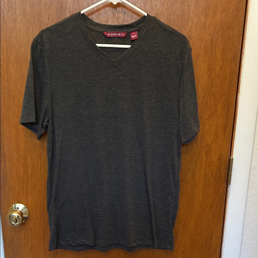 Axist Men's Gray V-Neck Shirt - M